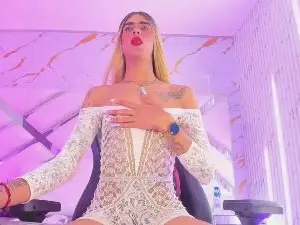 Cam4 Best Webcam of StyleQueen18