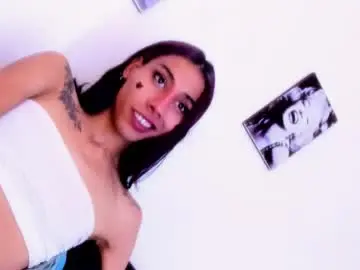 Chaturbate Live Sex Cam of evanllelyne