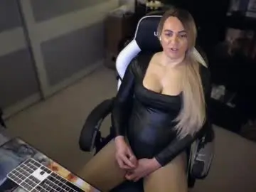 Chaturbate Live Sex Cam of alevsandra87