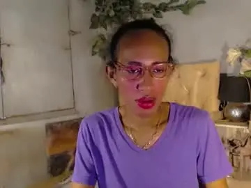 Chaturbate Live Sex Cam of hugecock_caramel