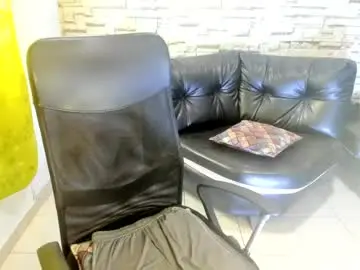 Chaturbate Live Sex Cam of heidy_sumers