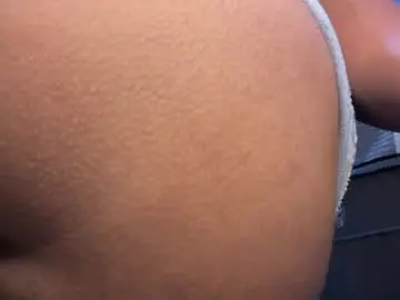 Chaturbate Free Porn Cam of samyra_dress