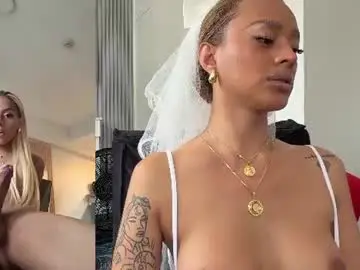 Chaturbate Live Sex Cam of xmonstrouscockivy