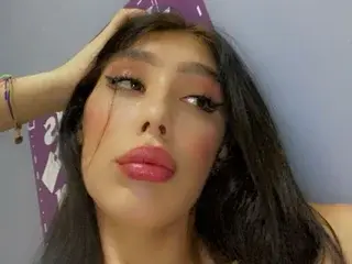 Streamate Adult Webcams of NICOLSKINNY19