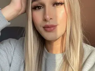 Streamate Live Sex Cam of monserrat22