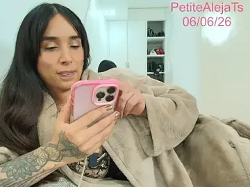Stripchat Free Porn Cam of PetiteAlejaTs