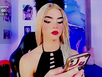 Stripchat Sex Cam of blonde_queen-
