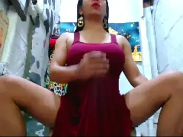 Stripchat Sex Cam of LatinaCOCKSlayer_xx