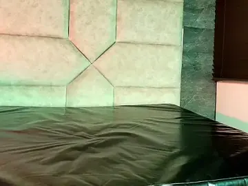 Stripchat Live Sex Cam of Divine_____