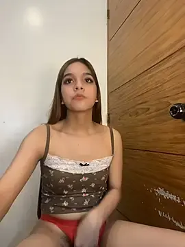 Stripchat Live Sex Cam of hugecock_cali