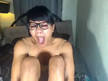 Stripchat Live Sex Cam of yourgoddesslatina