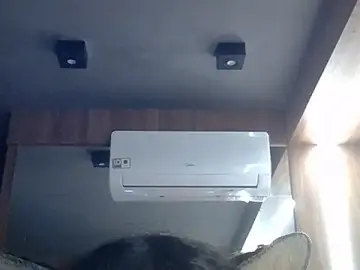 Stripchat Live Sex Cam of SkinnyKitten