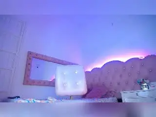 Xlovecam Free Live Porn of SussanCrinners