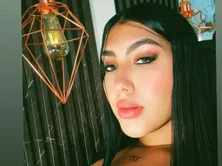 Xlovecam Sex Cam of CamelyHott